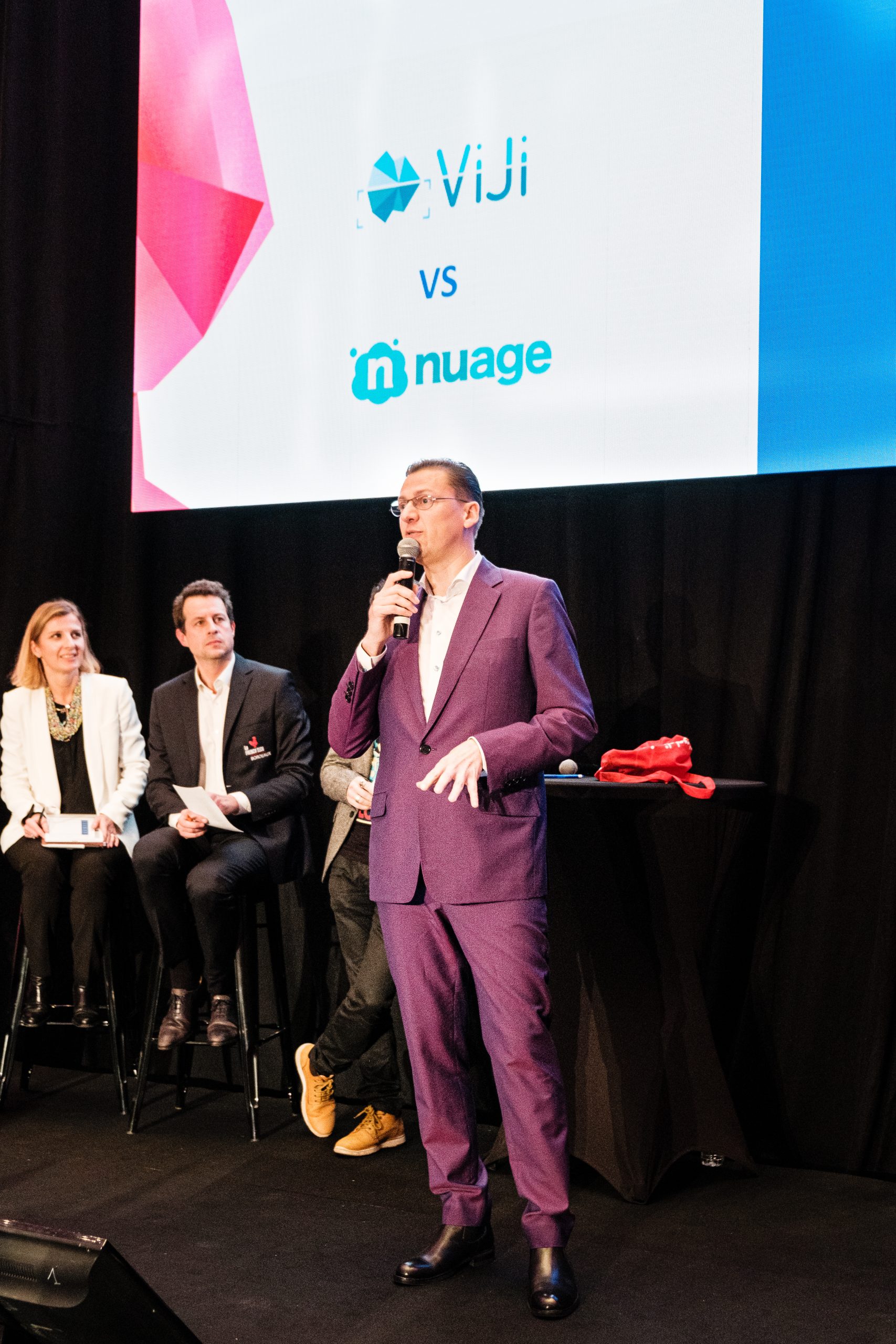 Viji VS nuage en 2019